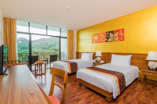 Naithonburi Beach Resort hotel image